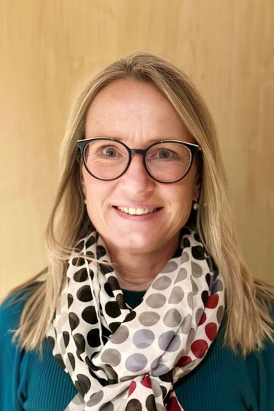 16 Petra Ströbel